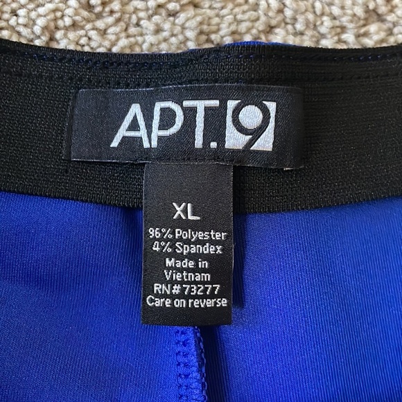 Flirty Trio - Picture 8 of 16